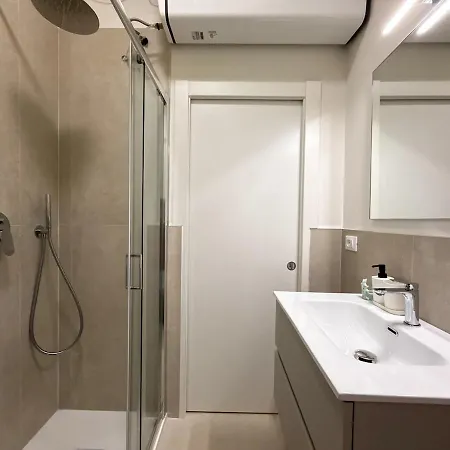 Apartment Ivory With Ac, Wifi And Secure Bike Storage