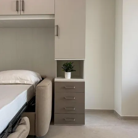 Ivory With Ac, Wifi And Secure Bike Storage Apartment Finale Ligure