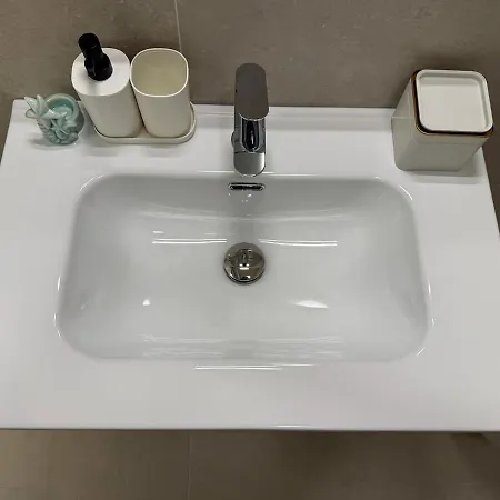 Apartment Ivory With Ac, Wifi And Secure Bike Storage
